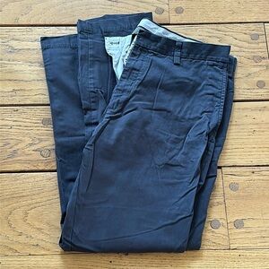 Banana Republic Emerson chino